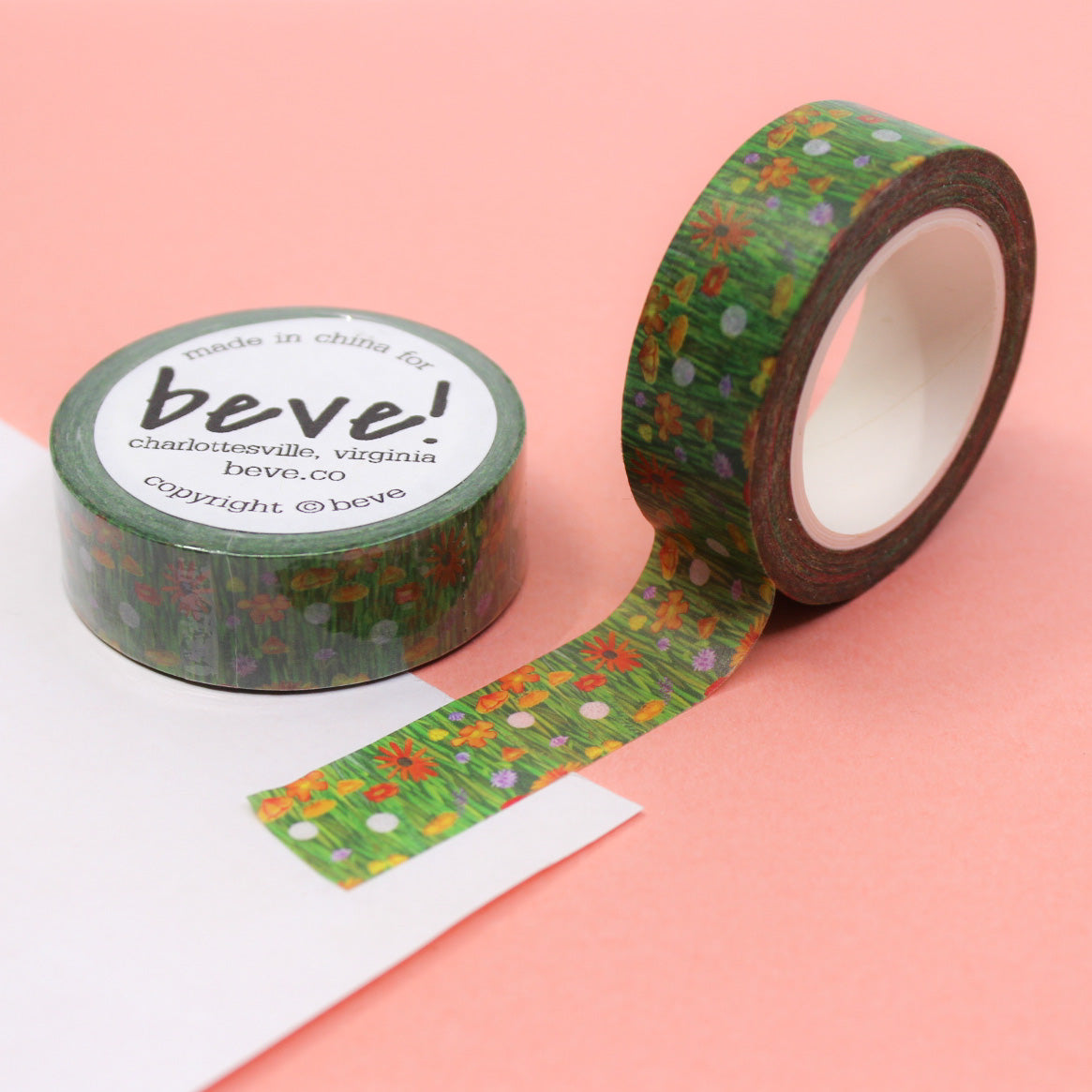 This green field of wildflowers washi tape adds a fresh, natural touch to your crafts. Its soft, but vibrant red, orange, and yellow tones on a green grassy backdrop make it a versatile addition to your stationery collection, offering a gentle yet vibrant accent to your creative projects.